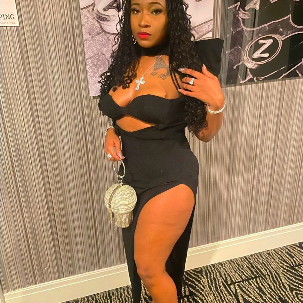 Dress - Picture 2 of 3